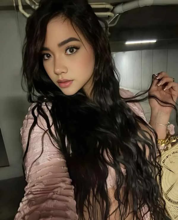 Ashley 