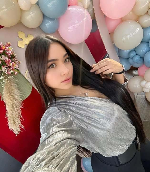 Ashley 