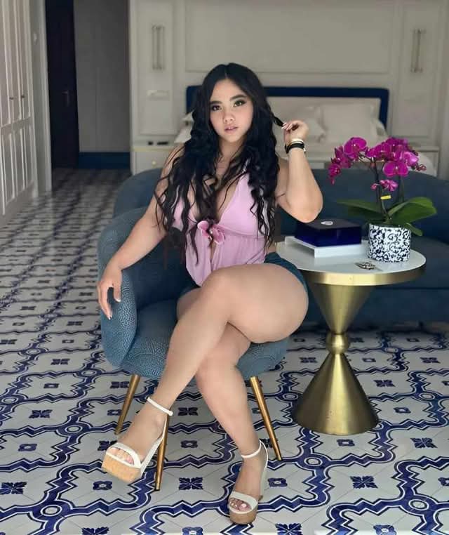 Ashley 